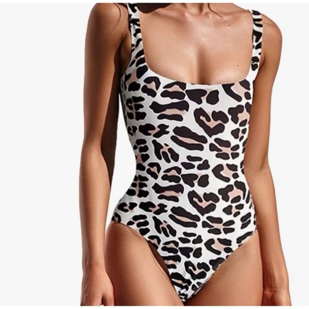 Pretty Garden Womens Leopard Print One-Piece Swimsuit Scoop Neck Size Medium